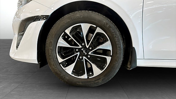 Kia Ceed 9 of 17