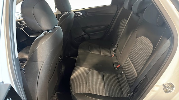 Kia Ceed 11 of 17