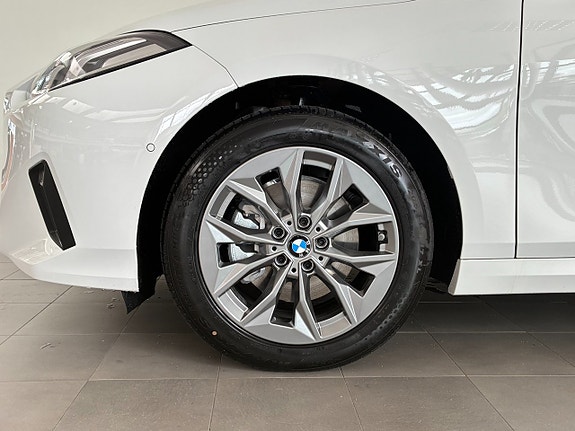 BMW 120 4 of 14