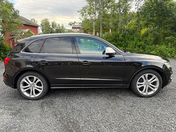 Audi SQ5 4 of 5