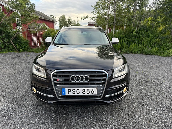 Audi SQ5 2 of 5
