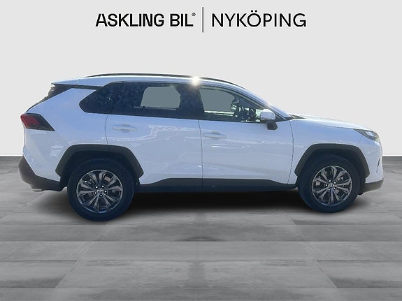 Toyota RAV4 11 of 11
