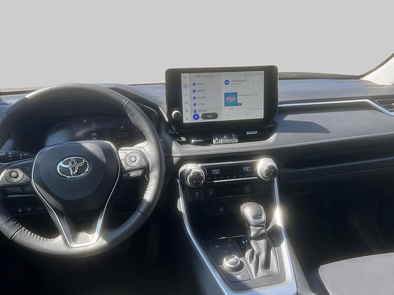 Toyota RAV4 8 of 11