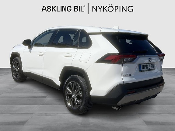 Toyota RAV4 2 of 5