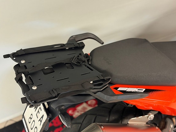 KTM 890 Adventure 6 of 9
