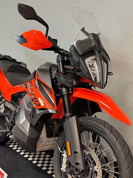 KTM 890 Adventure 7 of 9