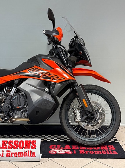 KTM 890 Adventure 3 of 5