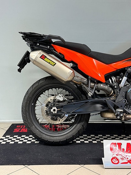 KTM 890 Adventure 4 of 5