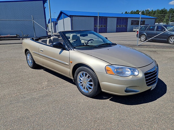 Chrysler Sebring 2 of 14