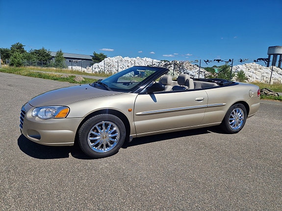 Chrysler Sebring 7 of 14