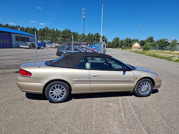 Chrysler Sebring 10 of 14