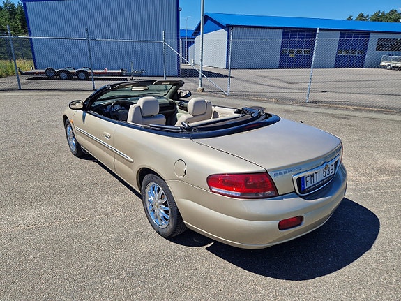 Chrysler Sebring 4 of 14