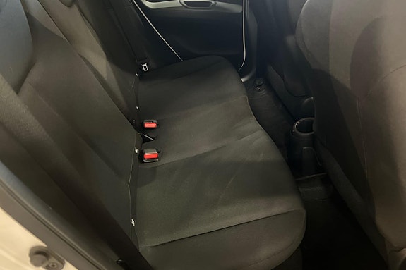 Toyota Aygo X 7 of 19