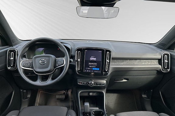 Volvo EX40 9 of 13