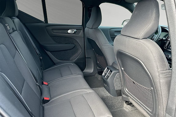 Volvo EX40 11 of 13