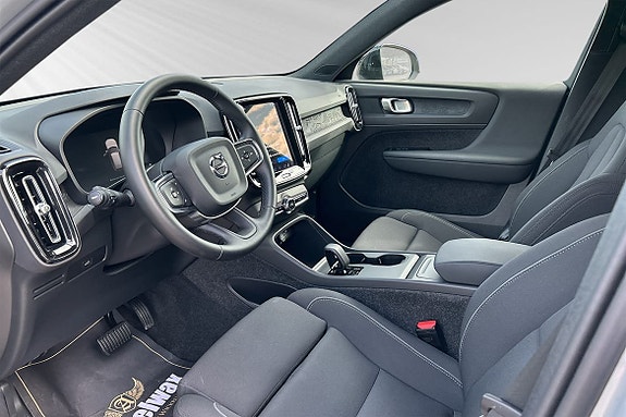 Volvo EX40 7 of 13