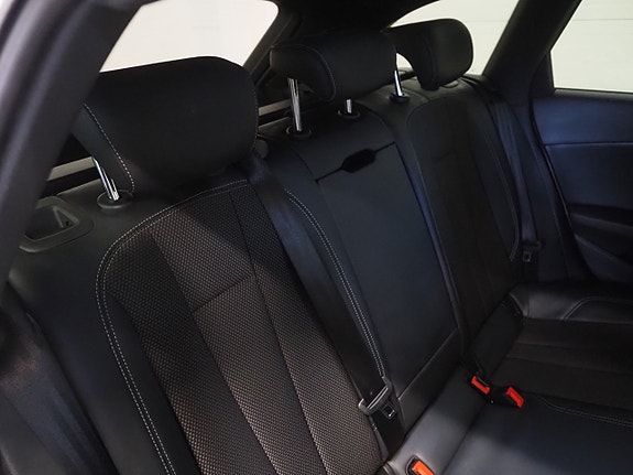 Audi A4 13 of 22