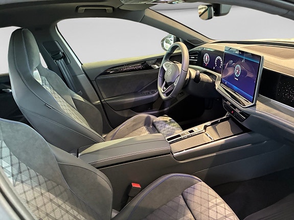 Volkswagen Passat 15 of 15