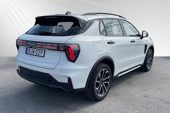 Lynk & Co 01 4 of 5