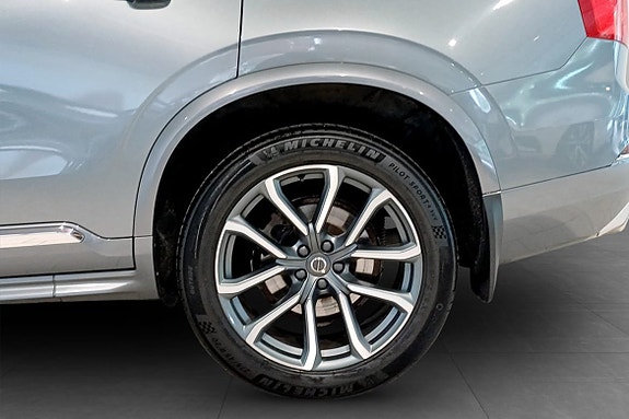 Volvo XC90 10 of 11