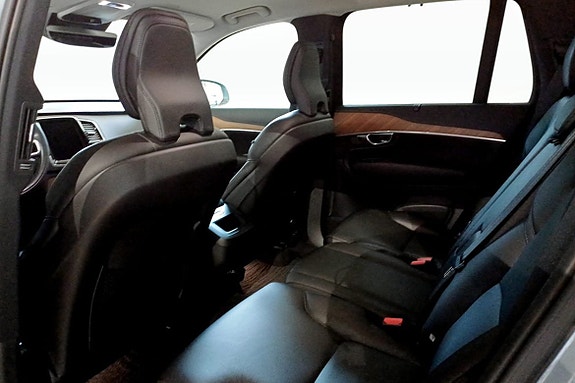 Volvo XC90 8 of 11