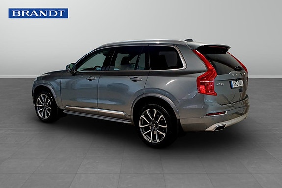 Volvo XC90 2 of 5