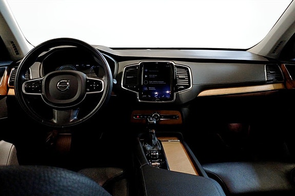 Volvo XC90 4 of 5