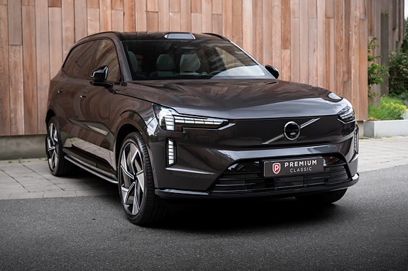 Volvo EX90 3 of 5