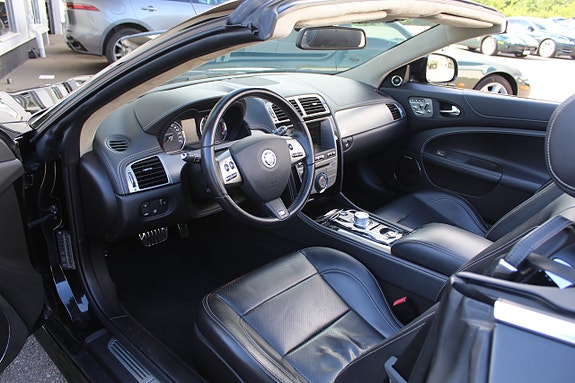 Jaguar XKR 4 of 13