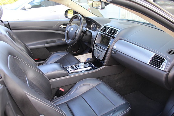 Jaguar XKR 12 of 13