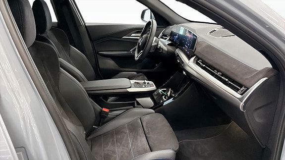 BMW iX2 3 of 5