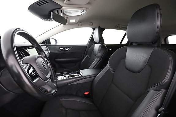 Volvo V60 11 of 30