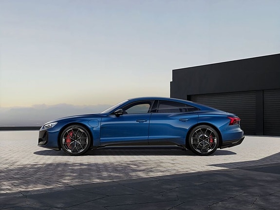 Audi e-tron GT 2 of 5