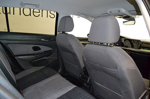 Volkswagen Golf Alltrack 13 of 13