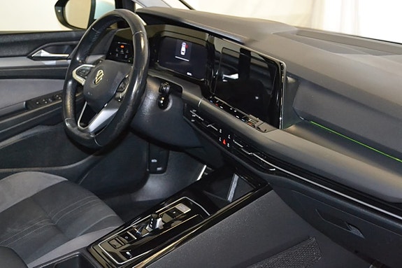 Volkswagen Golf Alltrack 9 of 13