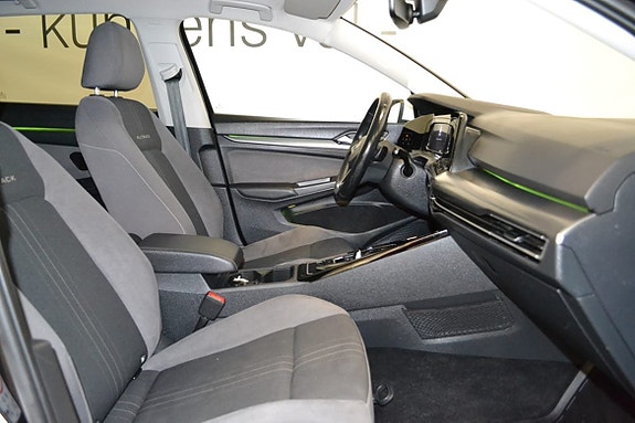 Volkswagen Golf Alltrack 10 of 13