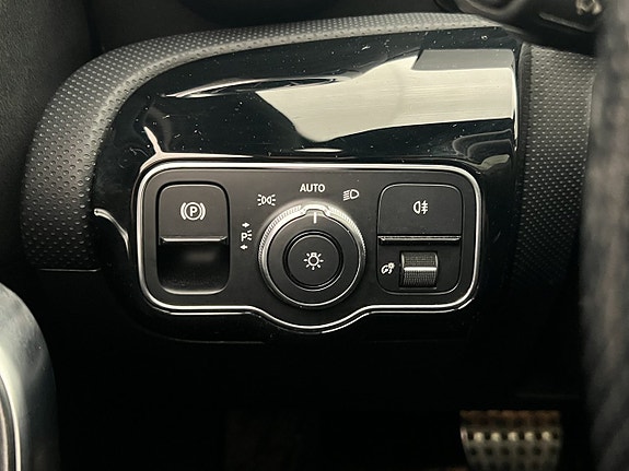 Mercedes-Benz A180 13 of 29