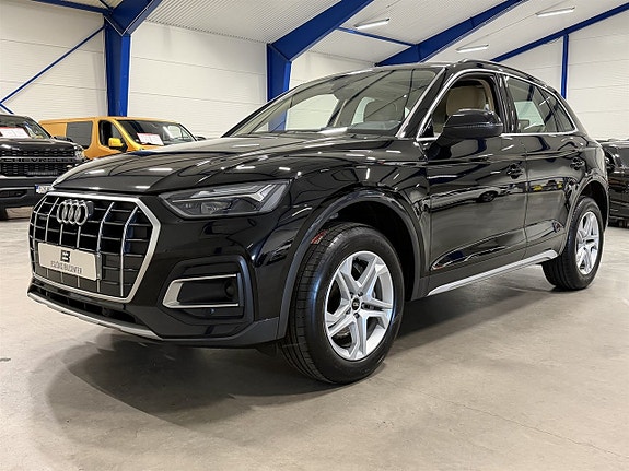 Audi Q5 2 of 25