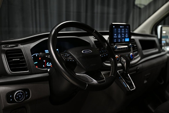 Ford Transit Custom 13 of 27