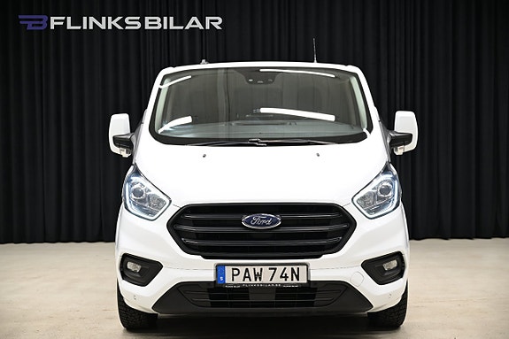 Ford Transit Custom 11 of 27