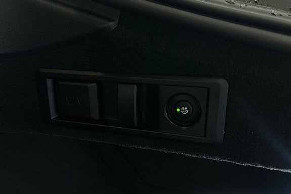 BMW i4 20 of 26
