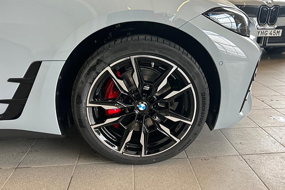 BMW i4 12 of 26