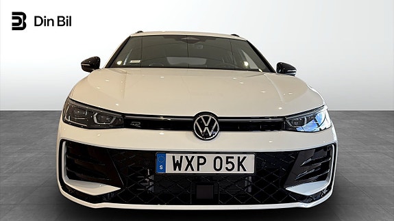 Volkswagen Passat 4 of 13