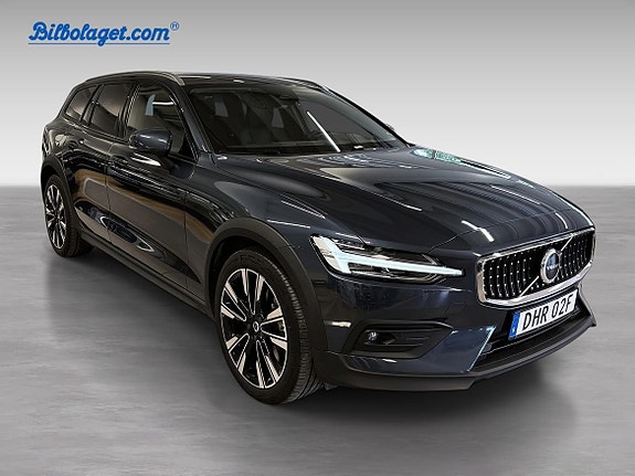 Volvo V60 Cross Country 3 of 5
