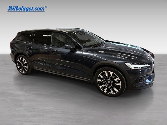 Volvo V60 Cross Country 4 of 5