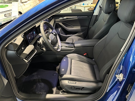 Skoda Superb 14 of 27