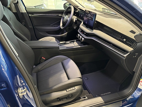 Skoda Superb 15 of 27