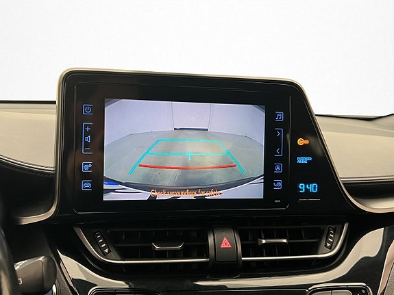 Toyota C-HR 16 of 25