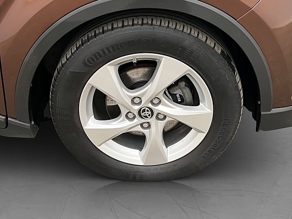 Toyota C-HR 25 of 25