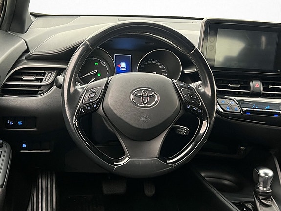 Toyota C-HR 10 of 25